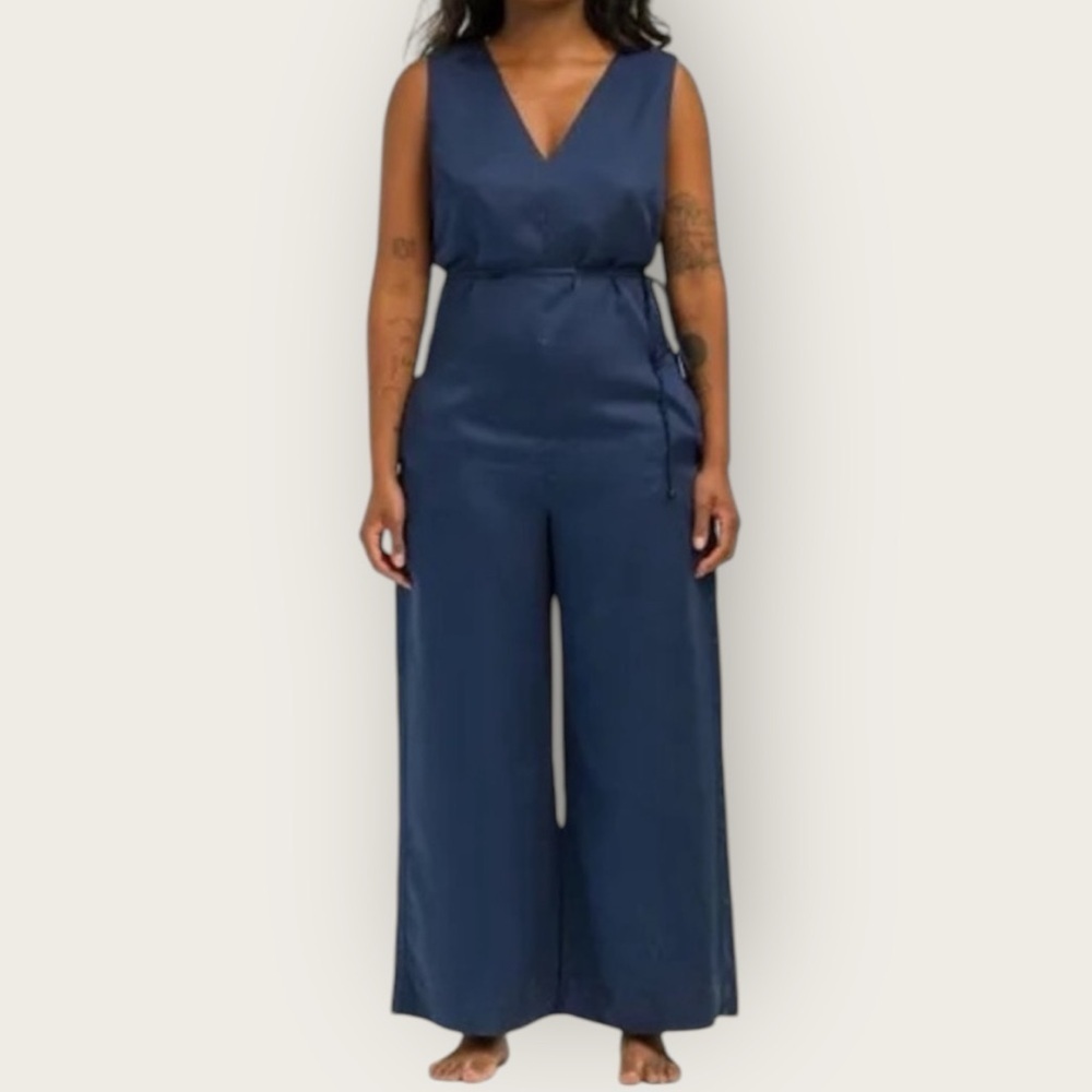 NWT | Ettitude | Sleeveless Jumpsuit | Ocean | Large